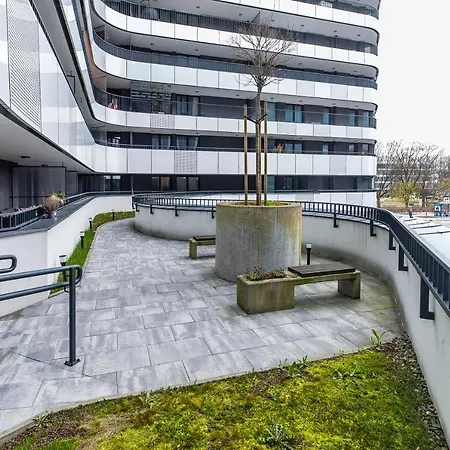 Cloud9 - Barska 69 * קרקוב