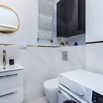 Cloud9 - Barska 69 Apartment Krakau